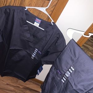 Cherokee men’s scrubs